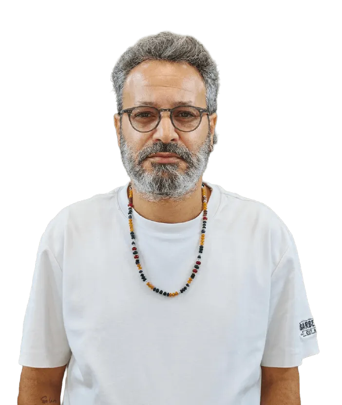 איציק חיוט, ספר בקאט אנד שייב